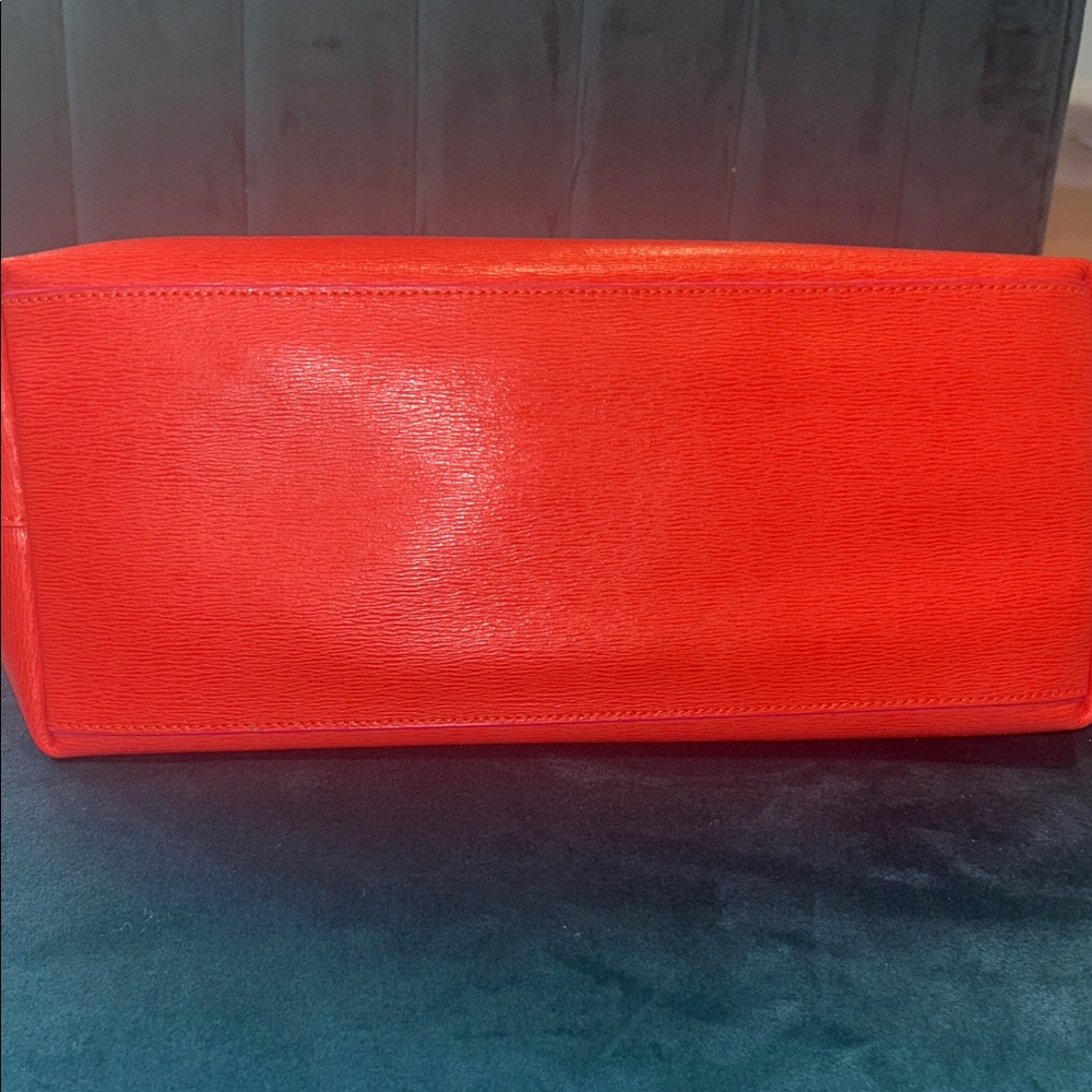 Ralph Lauren “Classic Old Money" Red Punch Tate Epi Leather Hobo w/Gold Hardware - Picture 8 of 8